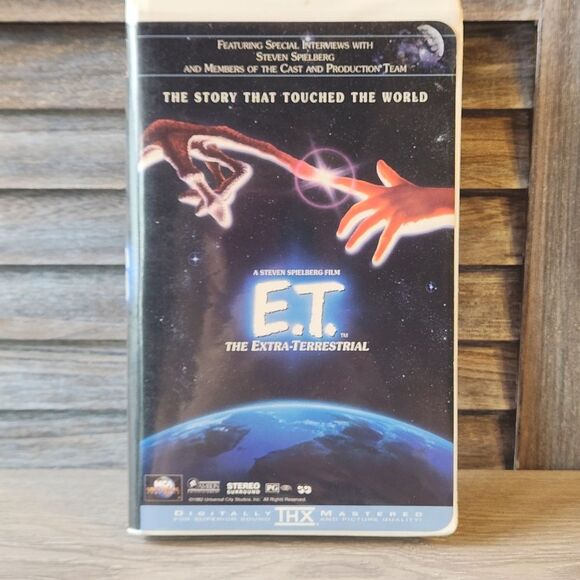 5/$20 E.T. The Extra-Terrestrial Steven Spielberg Clamshell VHS - Picture 1 of 7
